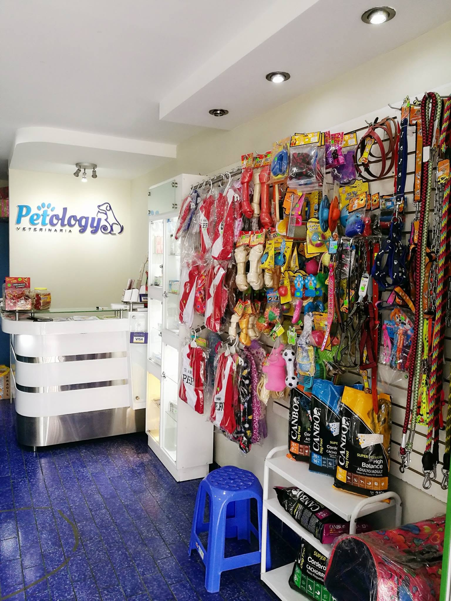 Pet Shop y Alimentos Canbo en Veterinaria Petology Lima